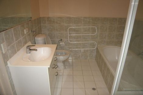 Photo of property in Maddison Apartments, 2/6f Queen Street, Palmerston North, 4410