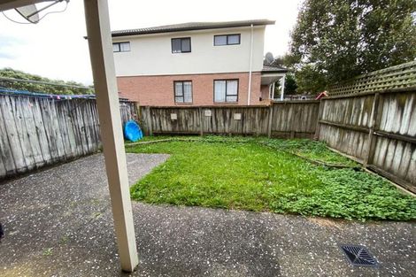 Photo of property in 2/17 Charlenne Close, Ranui, Auckland, 0612