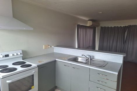 Photo of property in 5 Justin Place, Te Atatu Peninsula, Auckland, 0610
