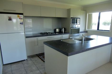 Photo of property in 15 Heta Road, Highlands Park, New Plymouth, 4312