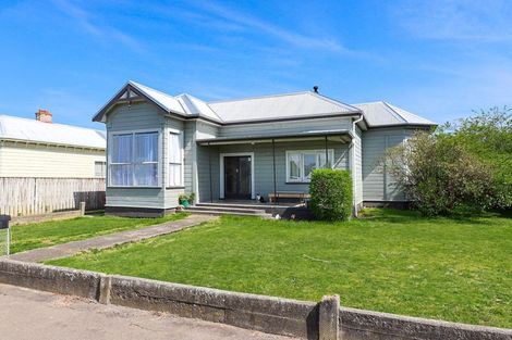 Photo of property in 44 Gordon Street, Dannevirke, 4930