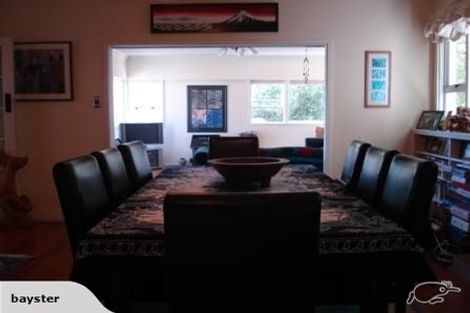 Photo of property in 28 Melbourne Road, Island Bay, Wellington, 6023