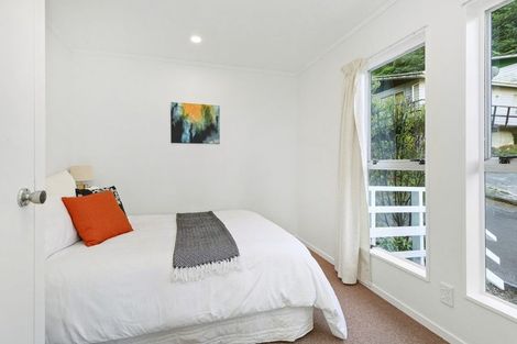 Photo of property in 24 Fyvie Avenue, Tawa, Wellington, 5028