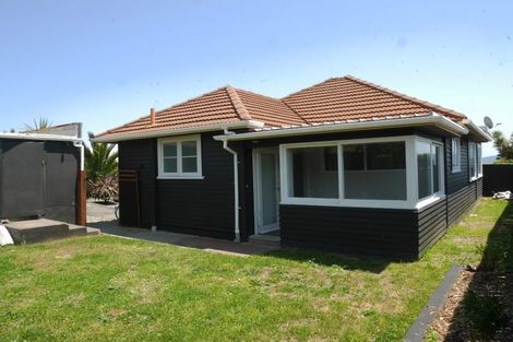 Photo of property in 1 Toru Road, Paraparaumu Beach, Paraparaumu, 5032