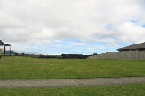 Photo of property in 136 Pacific Drive, Fitzherbert, Palmerston North, 4410