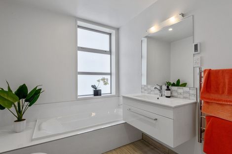 Photo of property in 15 Seager Lane, Hillmorton, Christchurch, 8024