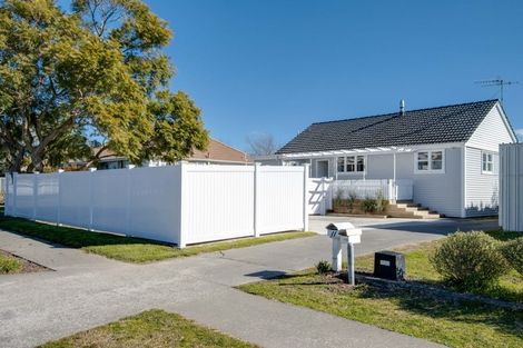 Photo of property in 11 Hammond Road, Taradale, Napier, 4112