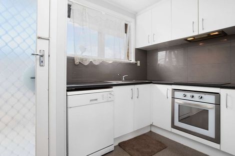 Photo of property in 4/84 Portage Road, New Lynn, Auckland, 0600