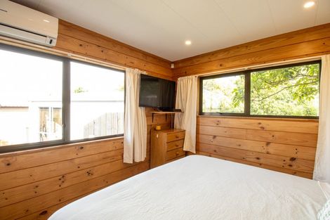 Photo of property in 65 Queens Road, Waikanae Beach, Waikanae, 5036