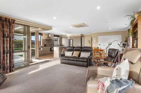 Photo of property in 76 Stirling Drive, Morrinsville, 3300