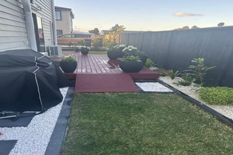 Photo of property in 43c Beach Road, Pahurehure, 2113