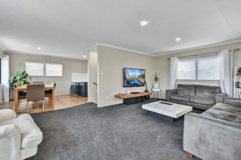 Photo of property in 11a Logan Place, Waiuku, 2123