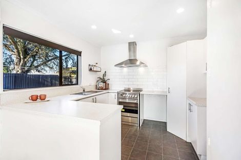 Photo of property in 52a Vivian Street, Burwood, Christchurch, 8083