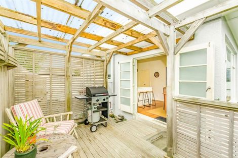 Photo of property in 131 Renown Road, Raumati South, Paraparaumu, 5032