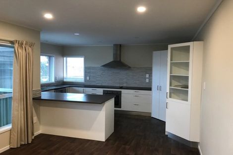 Photo of property in 126 Bleakhouse Road, Mellons Bay, Auckland, 2014