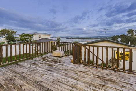 Photo of property in 107 Pah Road, Cockle Bay, Auckland, 2014