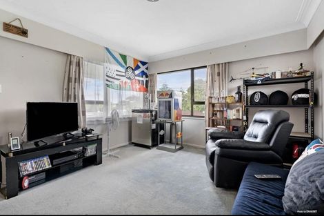 Photo of property in 18 Royal Road, Massey, Auckland, 0614