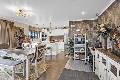 Photo of property in 50 County Drive, Hawera, 4610