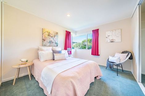 Photo of property in 7 Mariners Way, Whitby, Porirua, 5024