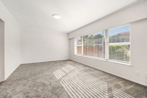 Photo of property in 2/16 Northumberland Avenue, Belmont, Auckland, 0622
