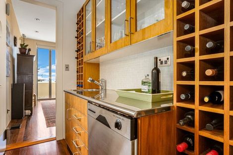 Photo of property in 6 Wesley Road, Kelburn, Wellington, 6012