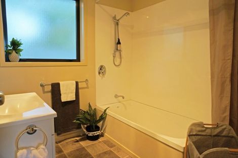 Photo of property in 68 Paisley Street, Kew, Invercargill, 9812