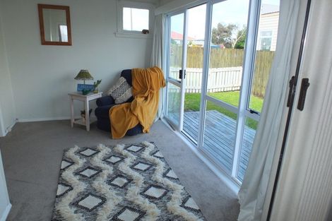 Photo of property in 27 Roore Street, Foxton Beach, Foxton, 4815