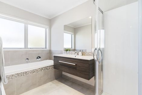 Photo of property in 38a Gibraltar Street, Howick, Auckland, 2014