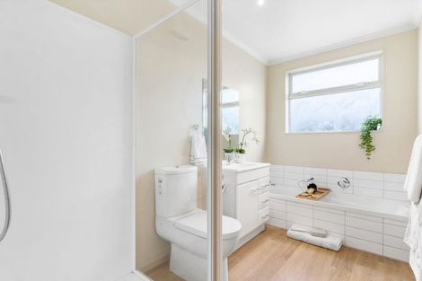 Photo of property in 56a Florence Avenue, Orewa, 0931