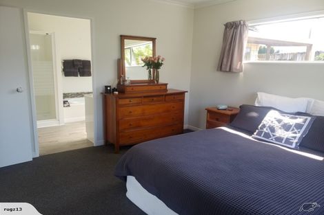 Photo of property in 8a Aotea Road, Glen Eden, Auckland, 0602