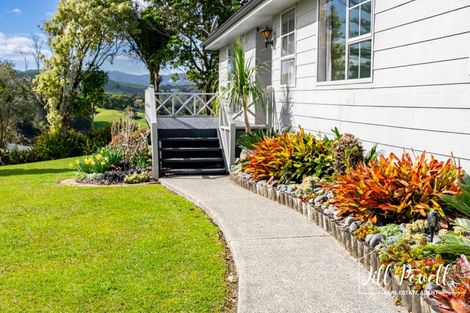 Photo of property in 10 View Street, Maungaturoto, 0520