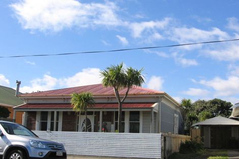 Photo of property in 16 William Street, Petone, Lower Hutt, 5012