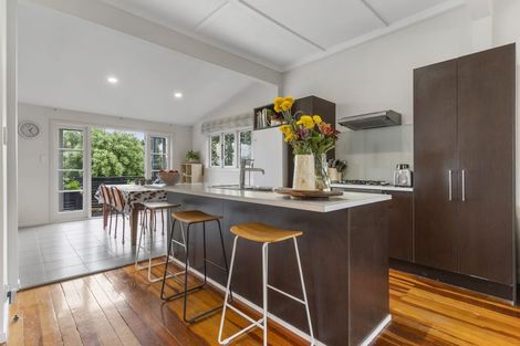 Photo of property in 37 Roberton Road, Avondale, Auckland, 1026