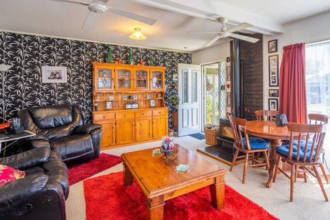 Photo of property in 1 Elder Grove, Paraparaumu, 5032
