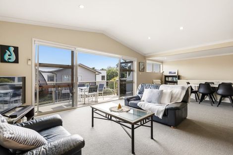 Photo of property in 2/17 Tremaine Avenue, Two Mile Bay, Taupo, 3330