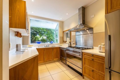 Photo of property in 16 Richmond Avenue, Nelson South, Nelson, 7010