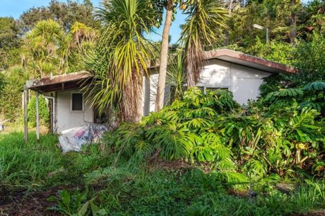 Photo of property in 323 Glenfield Road, Glenfield, Auckland, 0629