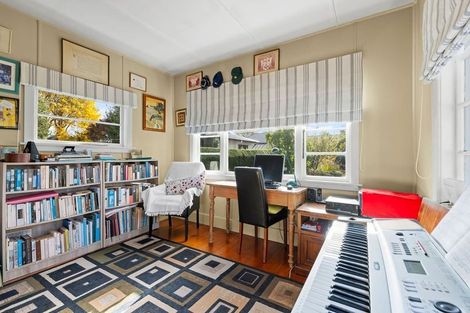 Photo of property in 72 Aorangi Road, Bryndwr, Christchurch, 8053