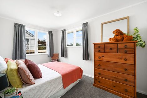 Photo of property in 15 Paul Crescent, Fairfield, Hamilton, 3214