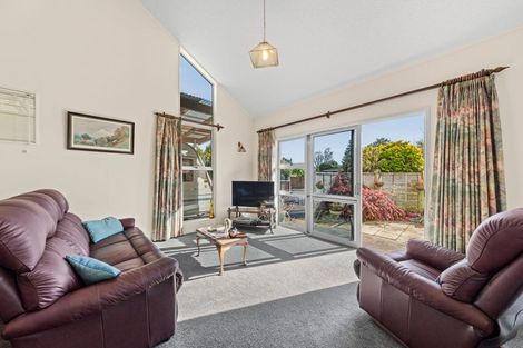 Photo of property in 14a Truby King Street, Merrilands, New Plymouth, 4312