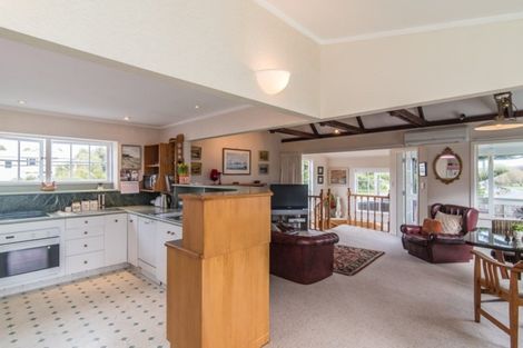 Photo of property in 21 Makora Road, Otaihanga, Paraparaumu, 5036