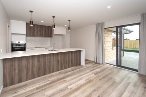 Photo of property in 13 Weaver Street, Woodend, 7691