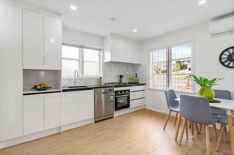 Photo of property in 1/18 Plunket Avenue, Papatoetoe, Auckland, 2104