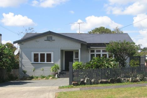 Photo of property in 7 Wattle Street, New Lynn, Auckland, 0600