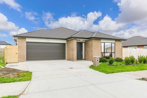 Photo of property in 5 Twin Parks Rise, Papakura, 2110