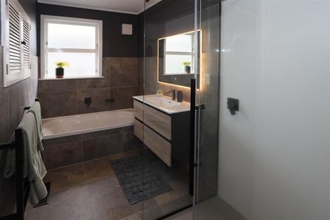 Photo of property in 184 Kawaha Point Road, Kawaha Point, Rotorua, 3010