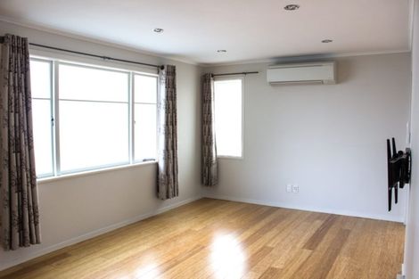 Photo of property in 19a Lynden Avenue, Hillcrest, Auckland, 0627