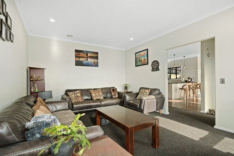 Photo of property in 13 Madeira Close, Whitby, Porirua, 5024