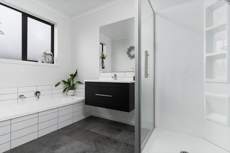 Photo of property in 1 Milford Place, Chartwell, Hamilton, 3210