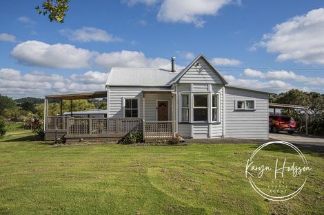 Photo of property in 46 Whakapirau Road, Maungaturoto, 0583